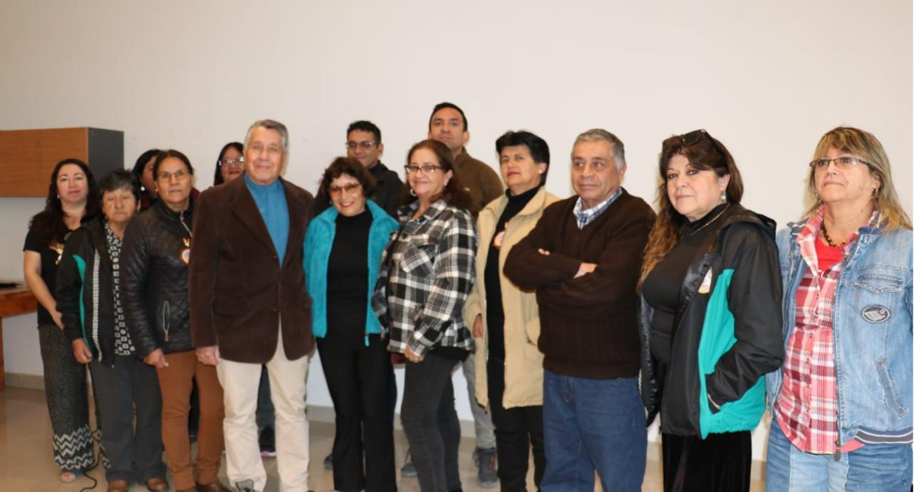 Artista visual Mauricio Díaz expone grabados y leyendas mapuches